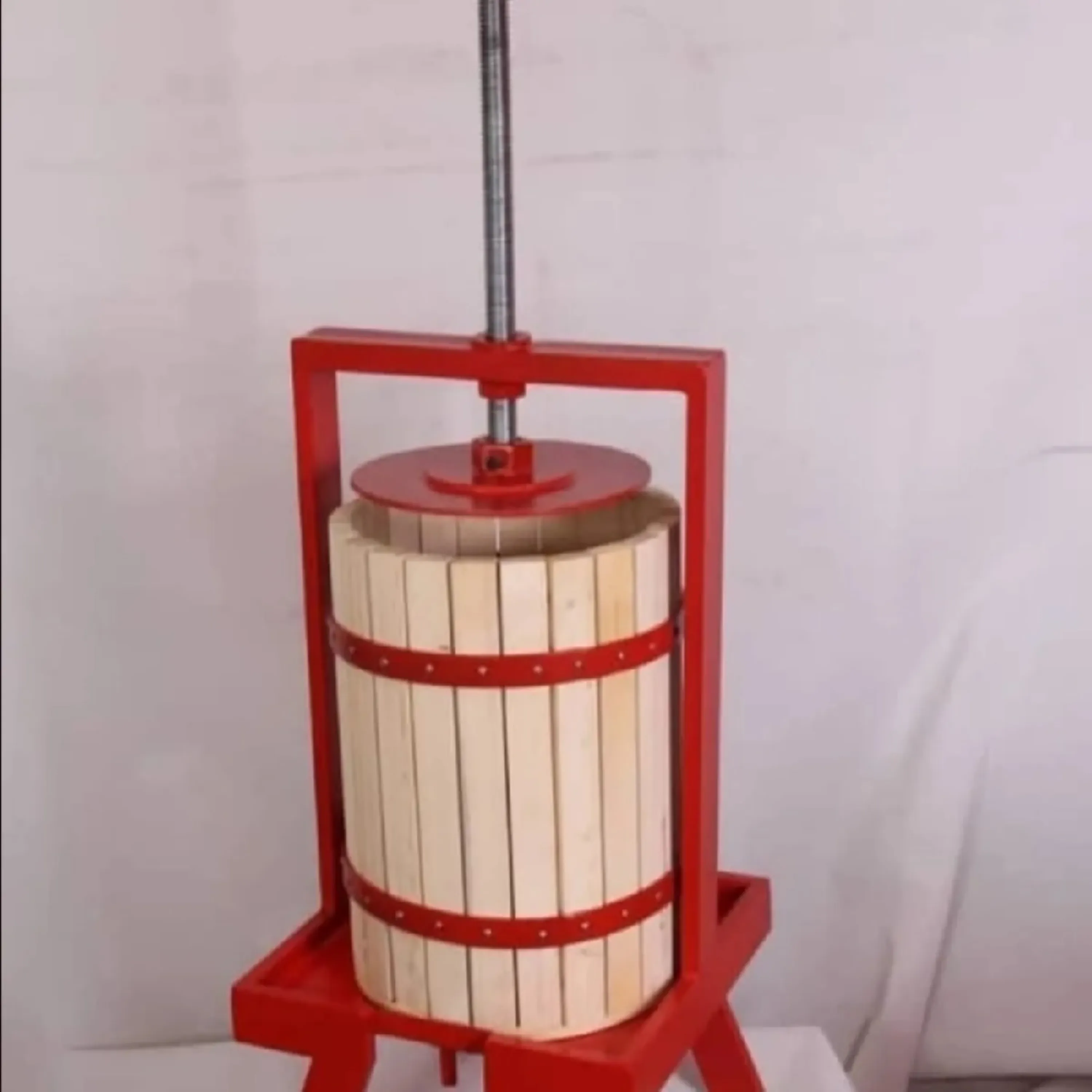 دستگاه آب انگور گیری پرسی 30 لیتری و 12 لیتری